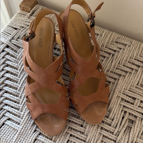 Nine West 8.5 Brown Leather Strappy Wood Heeled Sandals Women - Picture 4 of 7